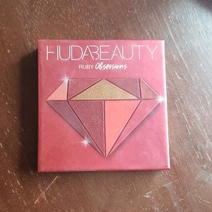 Huda Beauty Ruby Obsessions